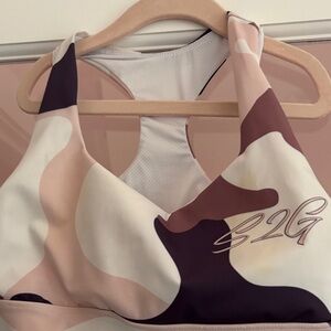 Women's Camouflage Sports Bra - Pink and White